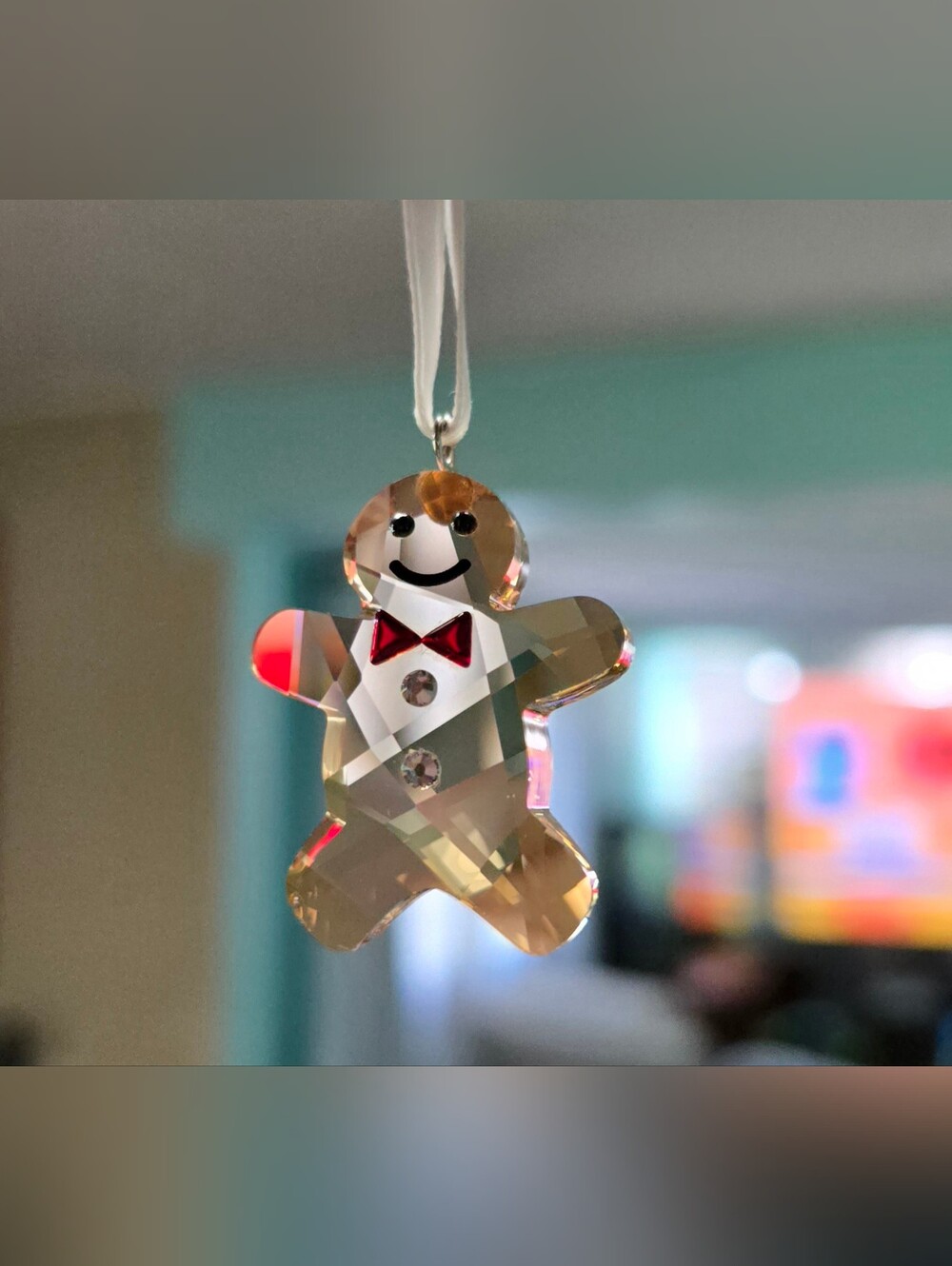 NWOT Swarovski Twinkling Gingerbread Man Ornament